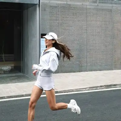 邓东